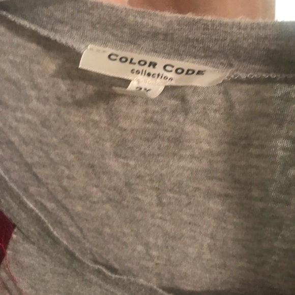 SOLD!!Graphic Tee with laced sleeves - Picture 4 of 4